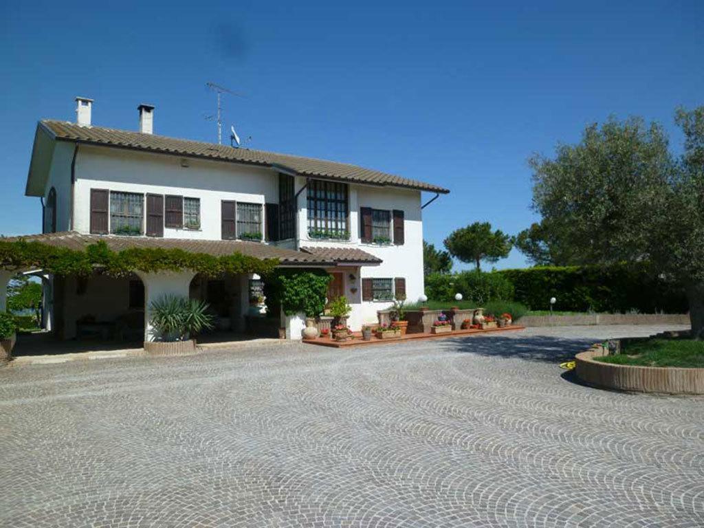 Villa Dolcevita San Costanzo Exterior photo
