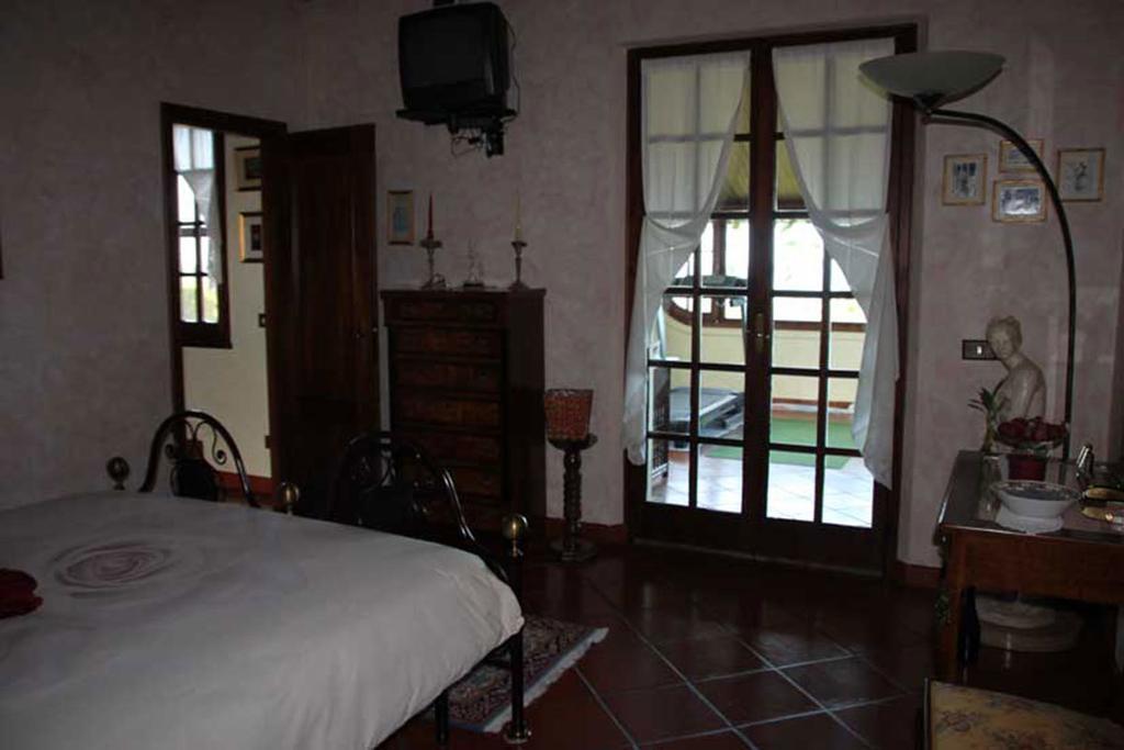 Villa Dolcevita San Costanzo Room photo
